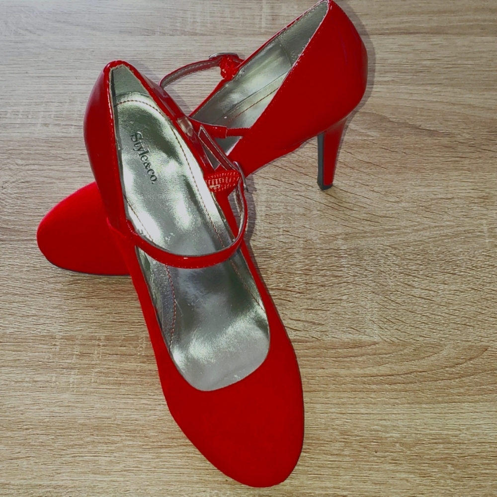 ²Style &Co. Kaylee style Cinderella heels. 6.5